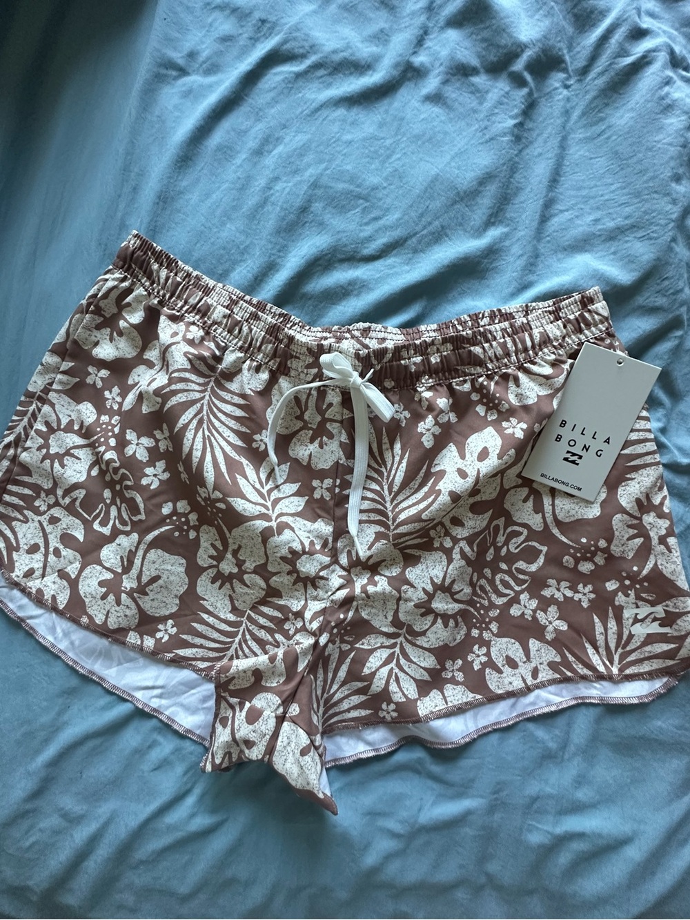 BILLABONG Hawaiian print swim shorts